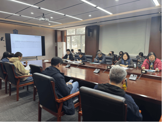 造型基础教育学院组织召开辅导员与任课教师座谈会